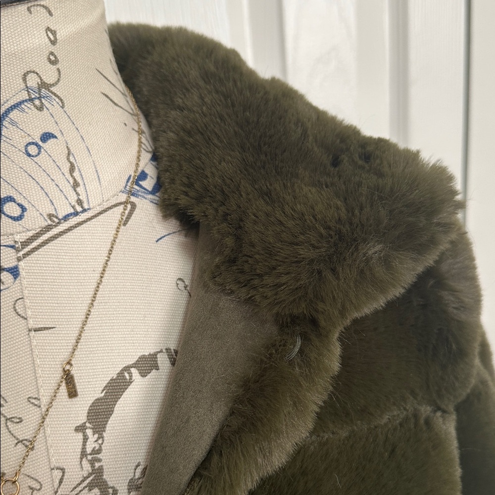 Belle Fare Faux Fur Olive Cropped Jacket - Picture 14 of 16